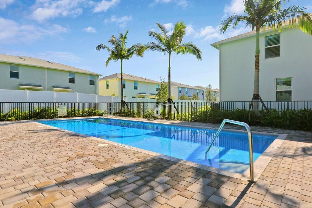 Luxury Retreat: Soulful Design. Pet Friendly 3/2.5 Townhome Jensen Beach Esterno foto